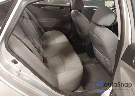 2013 Hyundai Sonata Hybrid z USA, uszkodzony, nr VIN KMHEC4A4XDA051068